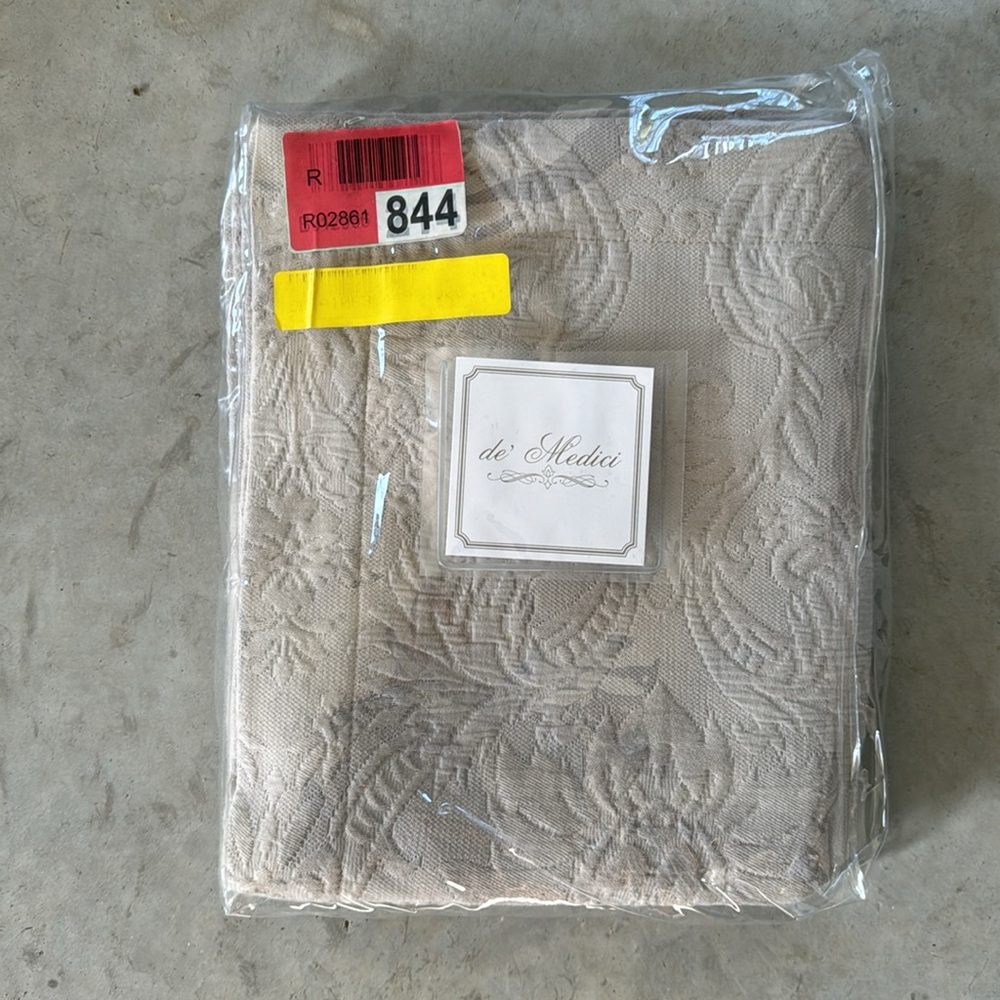 Single de medici by eastern accents sandrine dove floral king sham